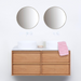 Set Fien Badkamermeubel in Eik met Marcel Bovenplaat in Wit Marmer en Sims Waskom in Solid Surface. 