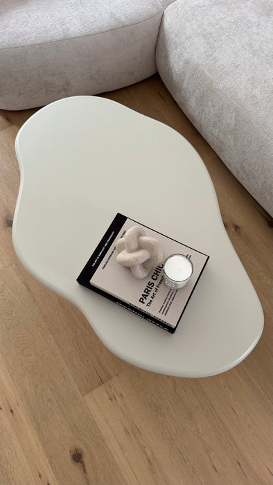 Table basse organique Cian aspect béton StoneSkin