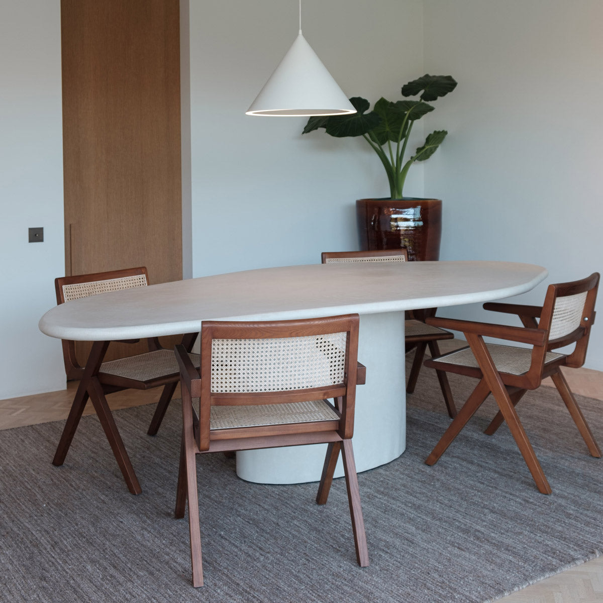 Furnified- Ontdek onze Mortex tafels en onze Microksin collectie.