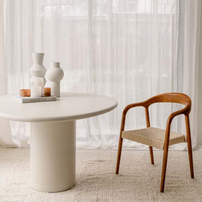 Silla de comedor Muret de nogal claro con cuerda trenzada