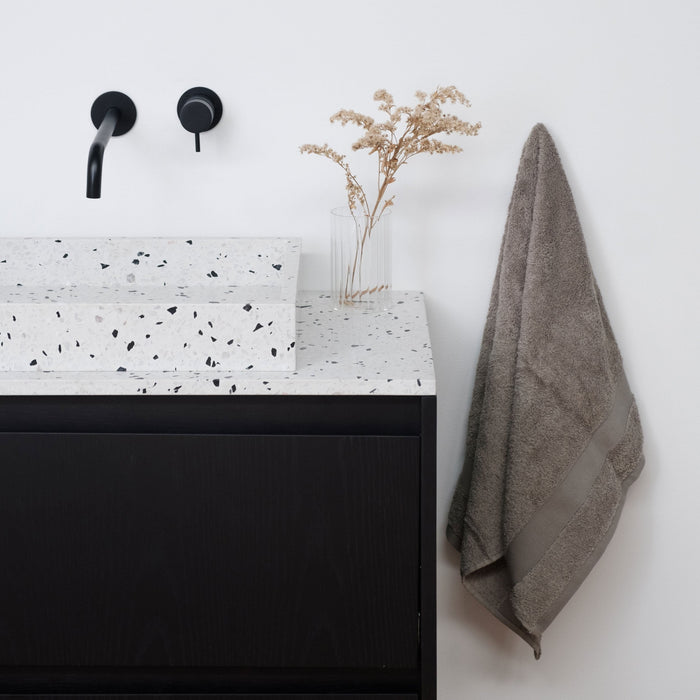 Terrazzo-Waschbecken George mit Bodenplatte