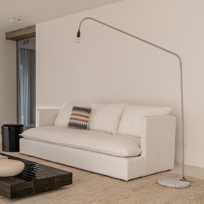 Lampadaire Ellis en travertin blanc et acier 202 cm