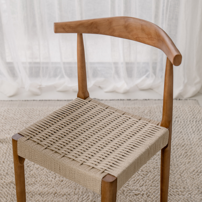 Chaise de salle à manger Gouzon en noyer avec assise en corde