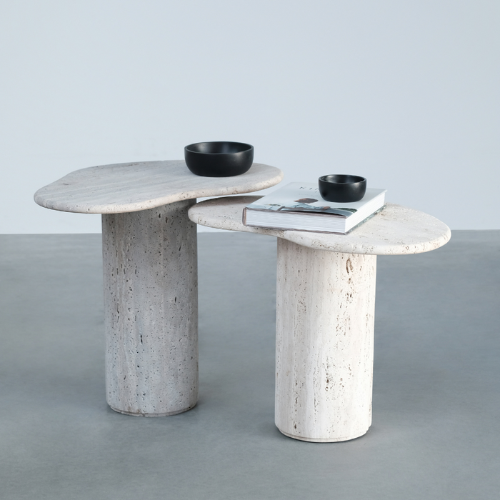 Table d’appoint organique Jonah en travertin blanc 45 cm