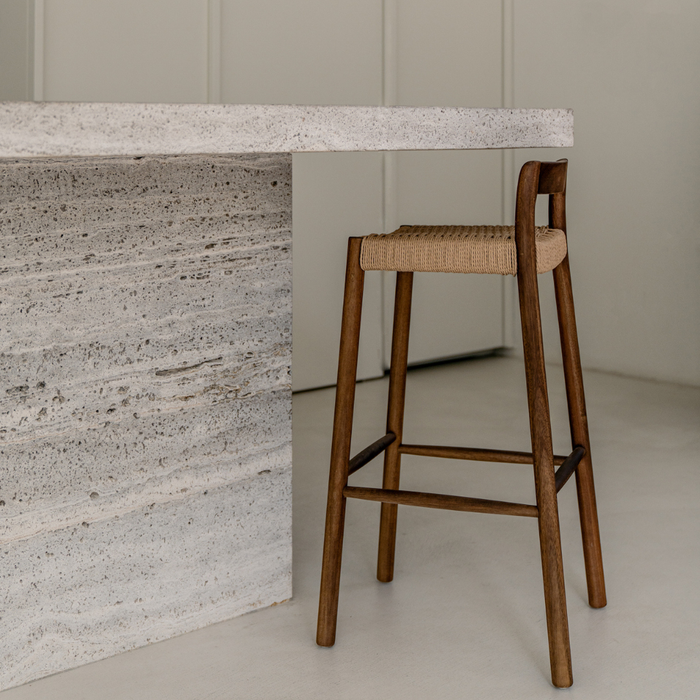Taburete de bar Nulla de acacia color nogal con tejido trenzado 75 cm