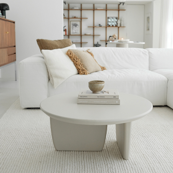 Runder organischer Couchtisch Rochelle Latte