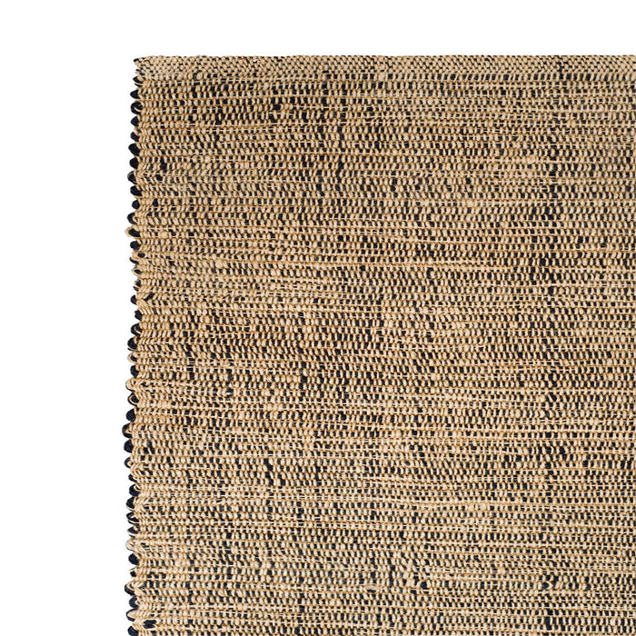 Zwart naturel tapijt Naira van dichtbij.ALT