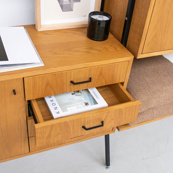 Scandinavische kast met uitbreiding eik