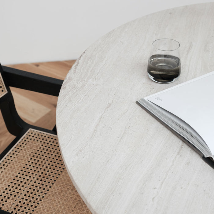 Mesa de comedor redonda de mármol beige Ø125 cm